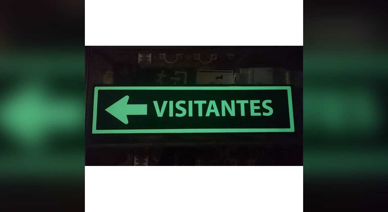 Letrero de estacionamiento – fotoluminiscente que brilla en la oscuridad