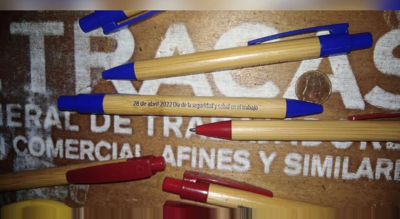 Serigrafía de Plumas – ServiDigitales Panamá