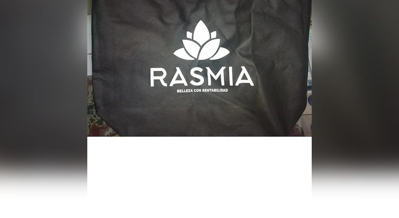 Bolsa reciclable negra con logo impreso en serigrafía blanca
