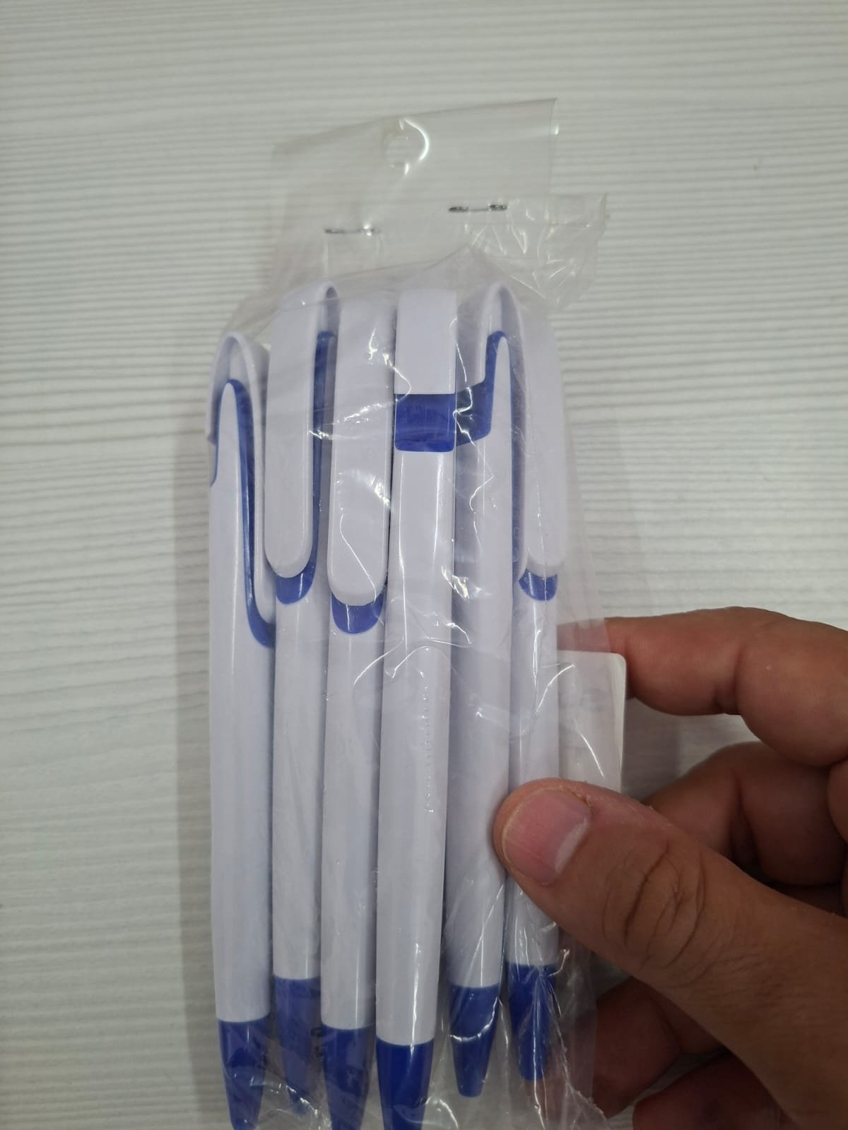 Paquete de 100 Plumas personalizadas, 0.75C/. c/u
