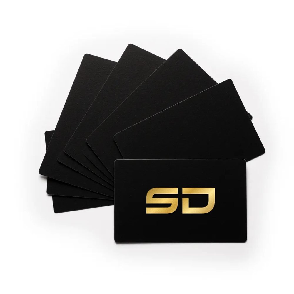 Tarjetas de presentación negras con logo SD estampado en foil dorado